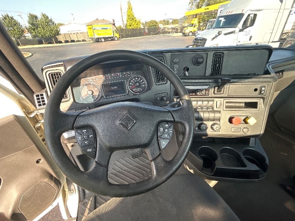 Day Cab Tractor-Heavy Duty Tractors-International-2020-LT625-Milwaukee-WI-520,985\n\t\tmiles-$ 25,750 - Image 11