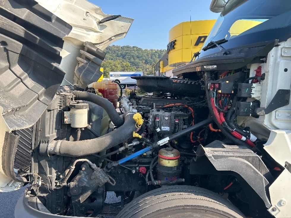 Day Cab Tractor-Heavy Duty Tractors-International-2020-LT625-Milwaukee-WI-520,985\n\t\tmiles-$ 25,750 - Image 16