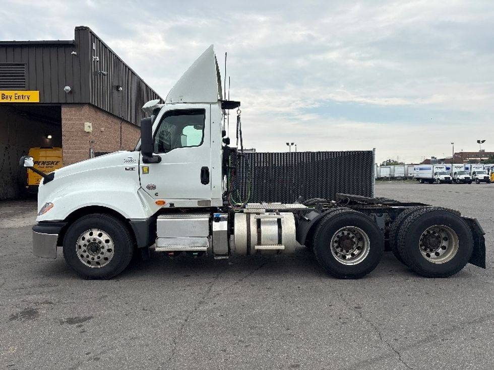 Day Cab Tractor-Heavy Duty Tractors-International-2020-LT625-Mississauga-ON-156,550\n\t\tkm-$ 72,000 - Image 4