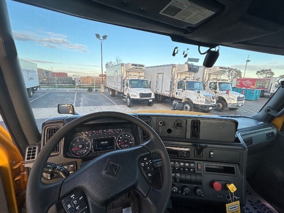 Day Cab Tractor-Heavy Duty Tractors-International-2020-LT625-Mississauga-ON-355,925\n\t\tkm-$ 18,000 - Image 11