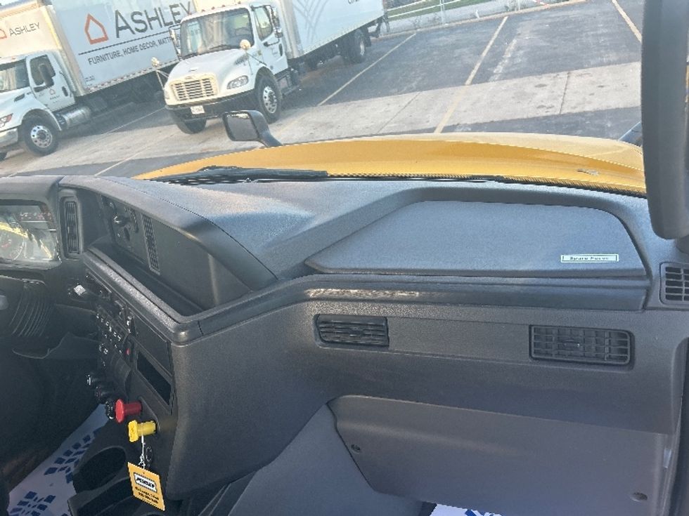 Day Cab Tractor-Heavy Duty Tractors-International-2020-LT625-Mississauga-ON-355,925\n\t\tkm-$ 18,000 - Image 13