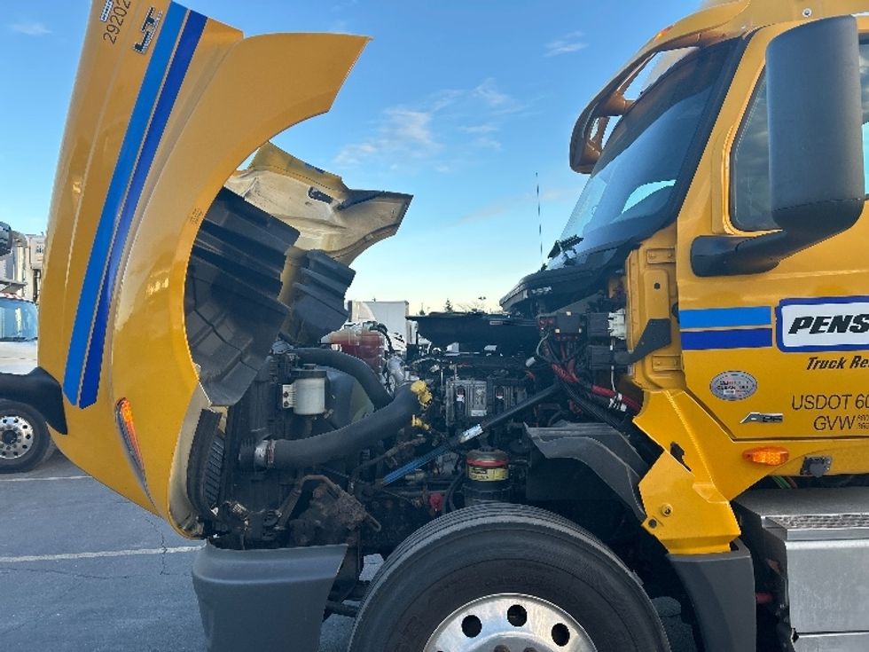 Day Cab Tractor-Heavy Duty Tractors-International-2020-LT625-Mississauga-ON-355,925\n\t\tkm-$ 18,000 - Image 16