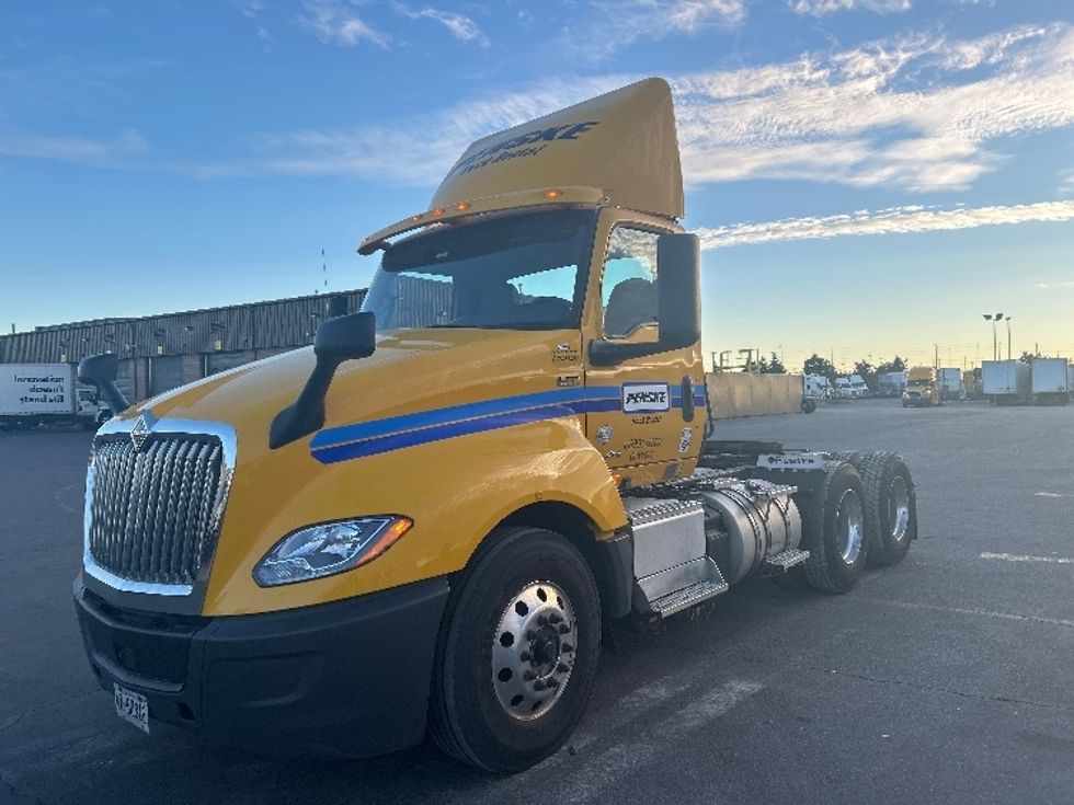 Day Cab Tractor-Heavy Duty Tractors-International-2020-LT625-Mississauga-ON-355,925\n\t\tkm-$ 18,000 - Image 3