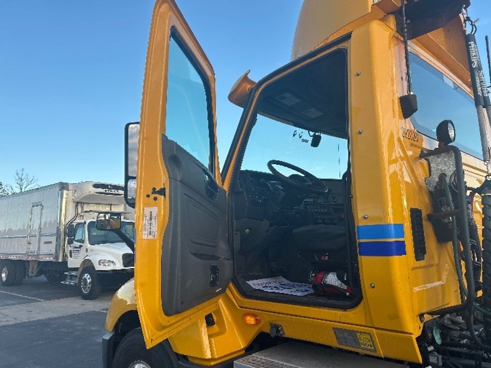 Day Cab Tractor-Heavy Duty Tractors-International-2020-LT625-Mississauga-ON-355,925\n\t\tkm-$ 18,000 - Image 9