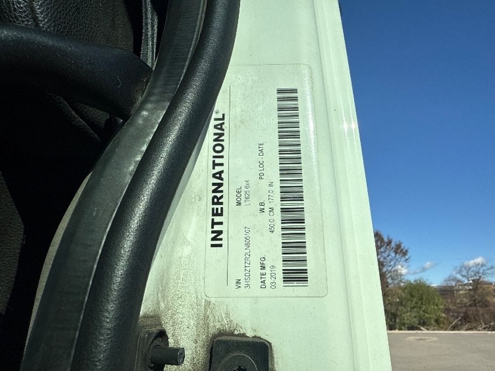 Day Cab Tractor-Heavy Duty Tractors-International-2020-LT625-Mississauga-ON-379,698\n\t\tkm-$ 43,750 - Image 18