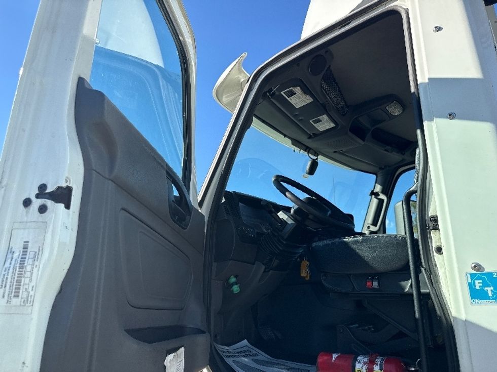 Day Cab Tractor-Heavy Duty Tractors-International-2020-LT625-Mississauga-ON-379,698\n\t\tkm-$ 43,750 - Image 9