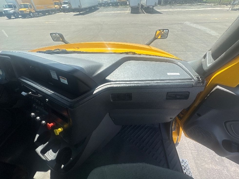 Day Cab Tractor-Heavy Duty Tractors-International-2020-LT625-Mississauga-ON-418,088\n\t\tkm-$ 39,000 - Image 13