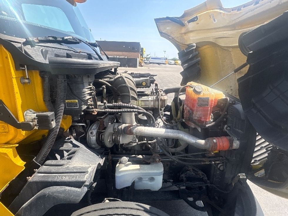 Day Cab Tractor-Heavy Duty Tractors-International-2020-LT625-Mississauga-ON-418,088\n\t\tkm-$ 39,000 - Image 15