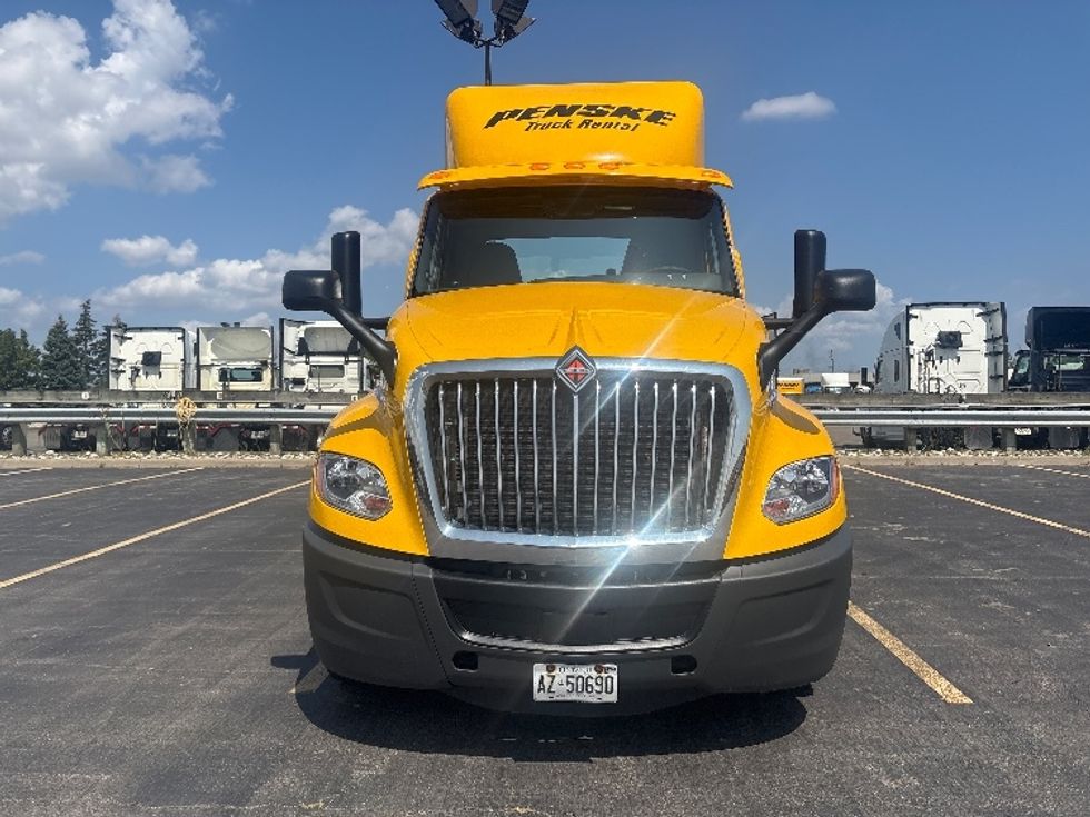 Day Cab Tractor-Heavy Duty Tractors-International-2020-LT625-Mississauga-ON-418,088\n\t\tkm-$ 39,000 - Image 2