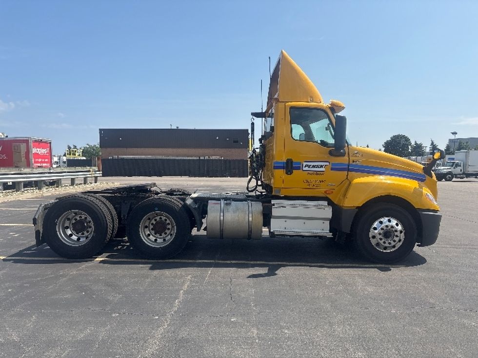 Day Cab Tractor-Heavy Duty Tractors-International-2020-LT625-Mississauga-ON-418,088\n\t\tkm-$ 39,000 - Image 8