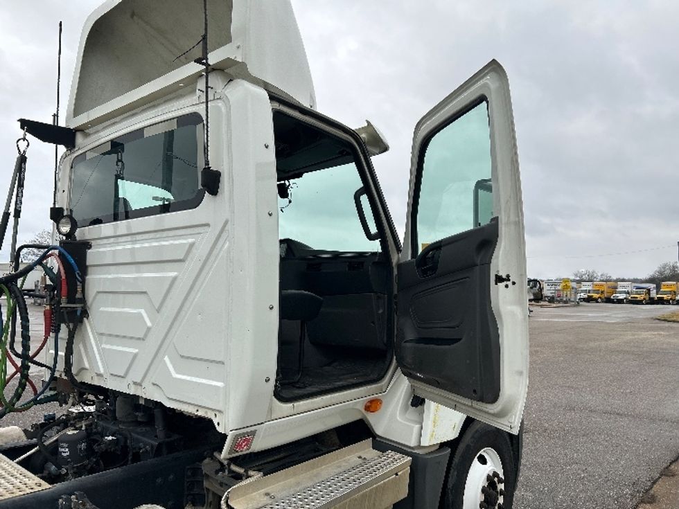 Day Cab Tractor-Heavy Duty Tractors-International-2020-LT625-Montgomery-AL-278,577\n\t\tmiles-$ 35,250 - Image 12