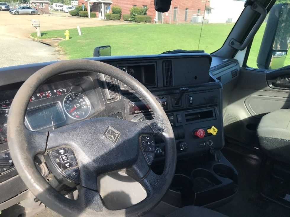 Day Cab Tractor-Heavy Duty Tractors-International-2020-LT625-Montgomery-AL-285,131\n\t\tmiles-$ 34,500 - Image 10