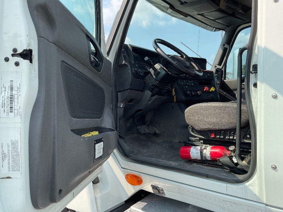 Day Cab Tractor-Heavy Duty Tractors-International-2020-LT625-Mount Pleasant-PA-148,656\n\t\tmiles-$ 33,000 - Image 9