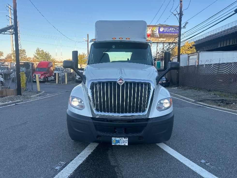 Day Cab Tractor-Heavy Duty Tractors-International-2020-LT625-North Bergen-NJ-491,005\n\t\tmiles-$ 25,750 - Image 2