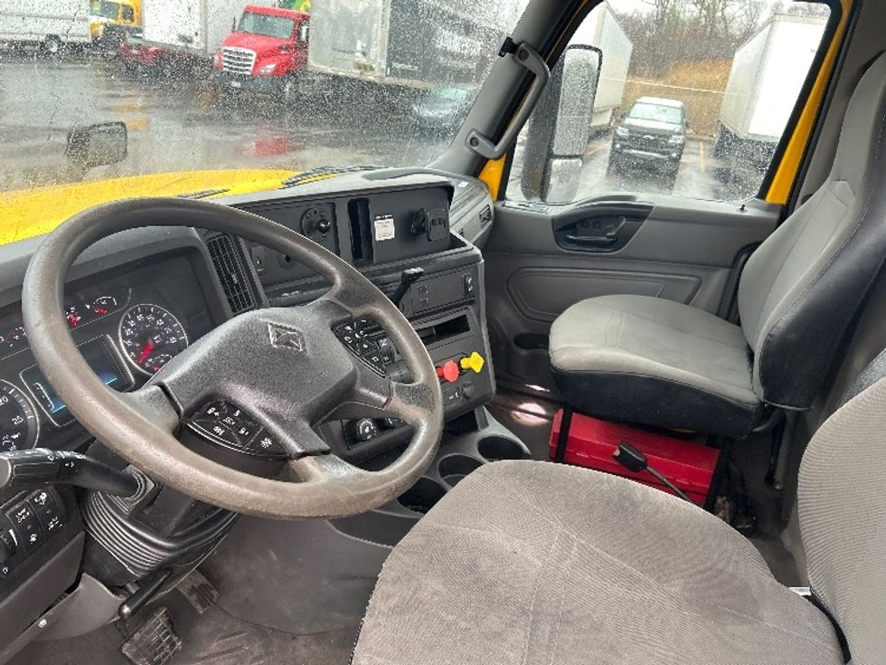 Day Cab Tractor-Heavy Duty Tractors-International-2020-LT625-Oakwood Village-OH-296,550\n\t\tmiles-$ 26,000 - Image 10
