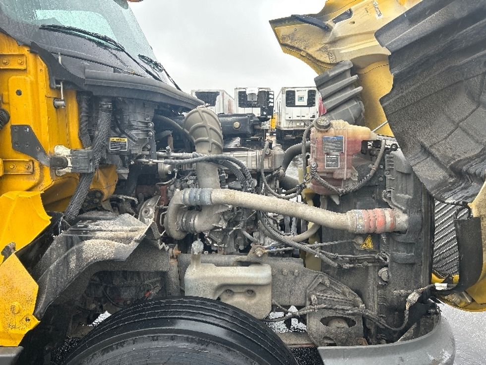 Day Cab Tractor-Heavy Duty Tractors-International-2020-LT625-Oakwood Village-OH-296,550\n\t\tmiles-$ 26,000 - Image 14