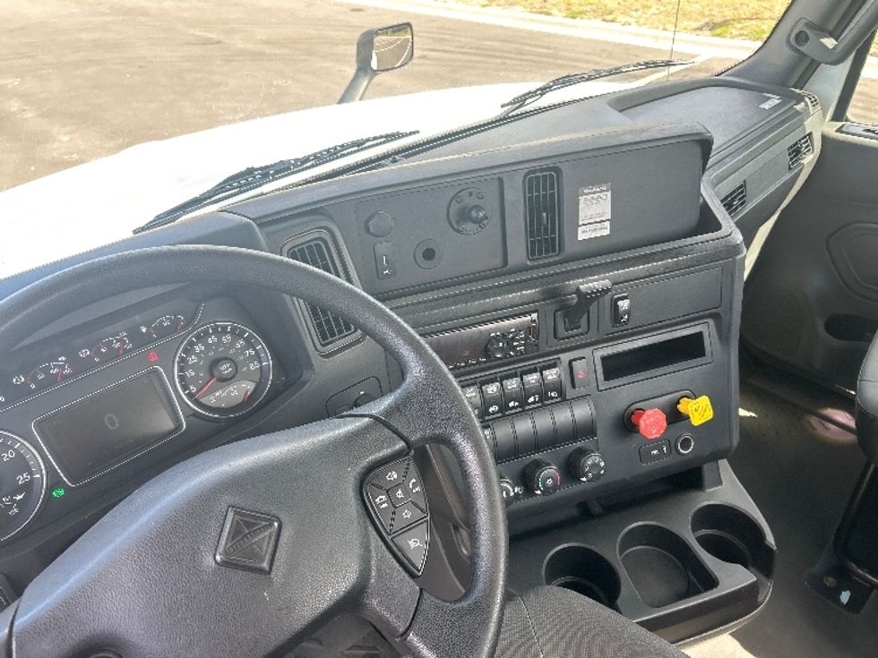 Day Cab Tractor-Heavy Duty Tractors-International-2020-LT625-Ocala-FL-183,106\n\t\tmiles-$ 36,250 - Image 10