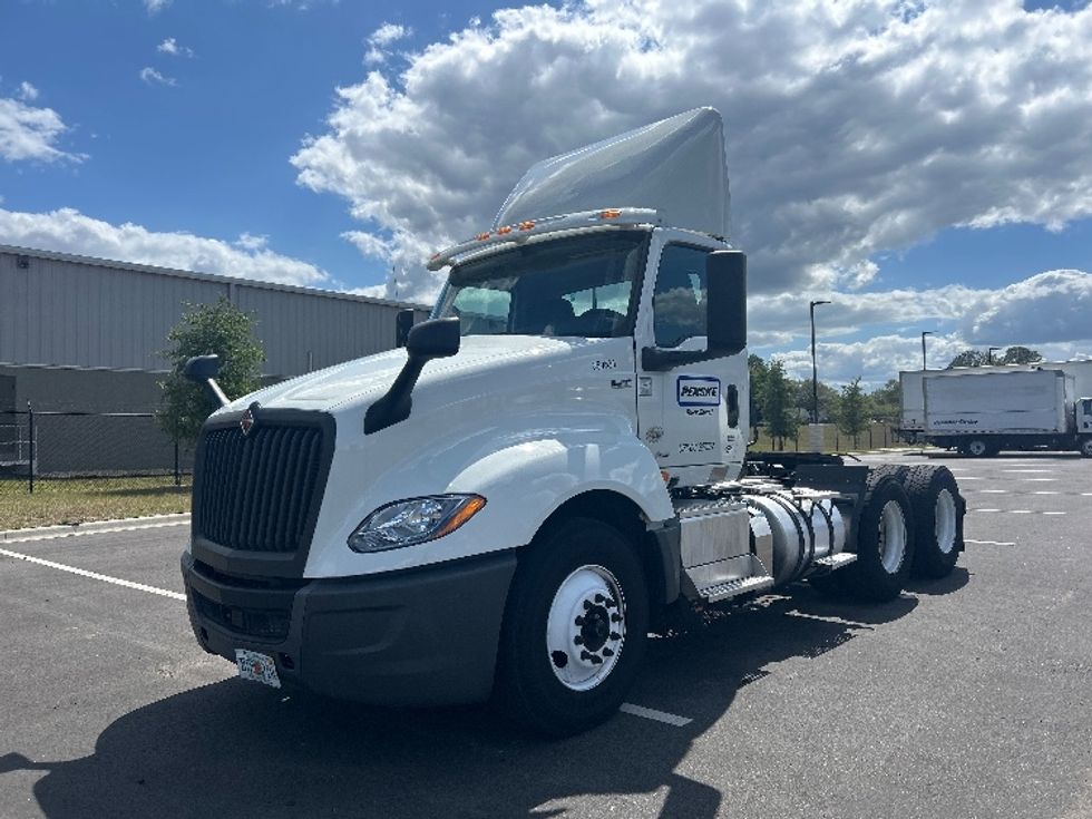 Day Cab Tractor-Heavy Duty Tractors-International-2020-LT625-Ocala-FL-183,106\n\t\tmiles-$ 36,250 - Image 3