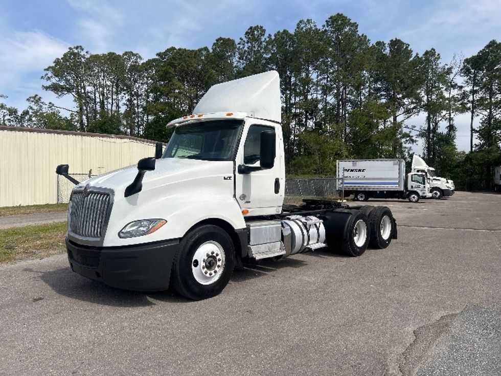Day Cab Tractor-Heavy Duty Tractors-International-2020-LT625-Ocala-FL-269,547\n\t\tmiles-$ 32,500 - Image 1