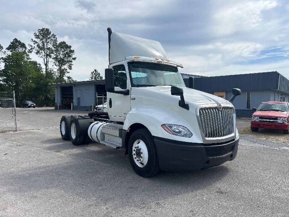 Day Cab Tractor-Heavy Duty Tractors-International-2020-LT625-Ocala-FL-269,547\n\t\tmiles-$ 32,500 - Image 3