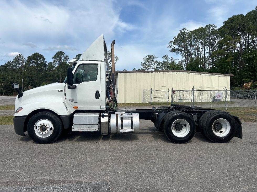Day Cab Tractor-Heavy Duty Tractors-International-2020-LT625-Ocala-FL-269,547\n\t\tmiles-$ 32,500 - Image 4