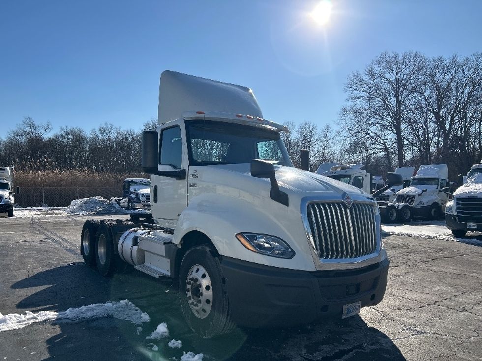 Day Cab Tractor-Heavy Duty Tractors-International-2020-LT625-Parsippany-NJ-325,418\n\t\tmiles-$ 30,500 - Image 1