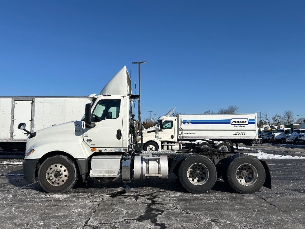 Day Cab Tractor-Heavy Duty Tractors-International-2020-LT625-Parsippany-NJ-325,418\n\t\tmiles-$ 30,500 - Image 4