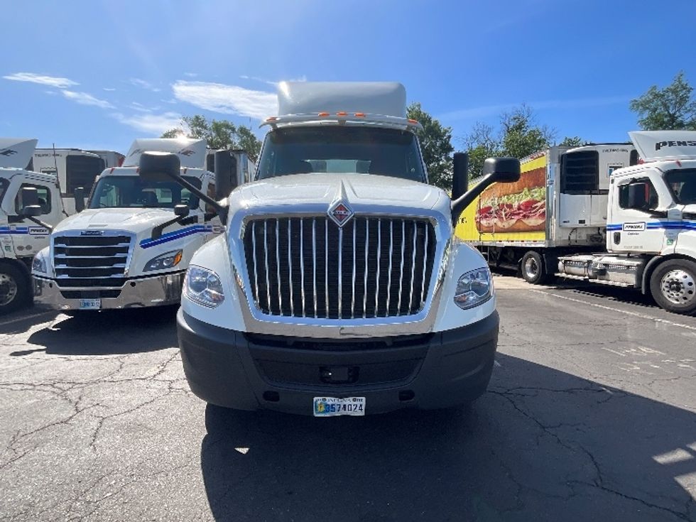 Day Cab Tractor-Heavy Duty Tractors-International-2020-LT625-Pennsauken-NJ-296,620\n\t\tmiles-$ 30,500 - Image 1