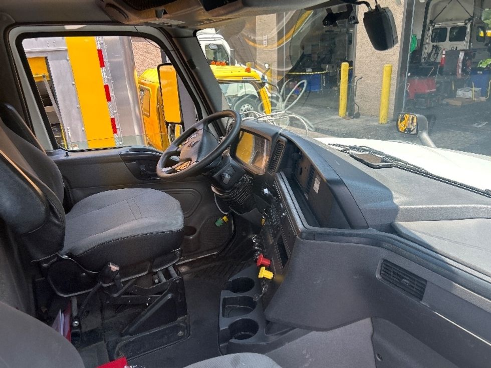 Day Cab Tractor-Heavy Duty Tractors-International-2020-LT625-Pennsauken-NJ-296,620\n\t\tmiles-$ 30,500 - Image 12