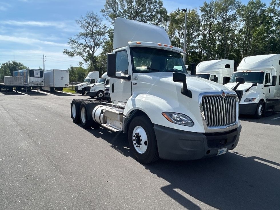 Day Cab Tractor-Heavy Duty Tractors-International-2020-LT625-Pensacola-FL-304,399\n\t\tmiles-$ 31,500 - Image 1