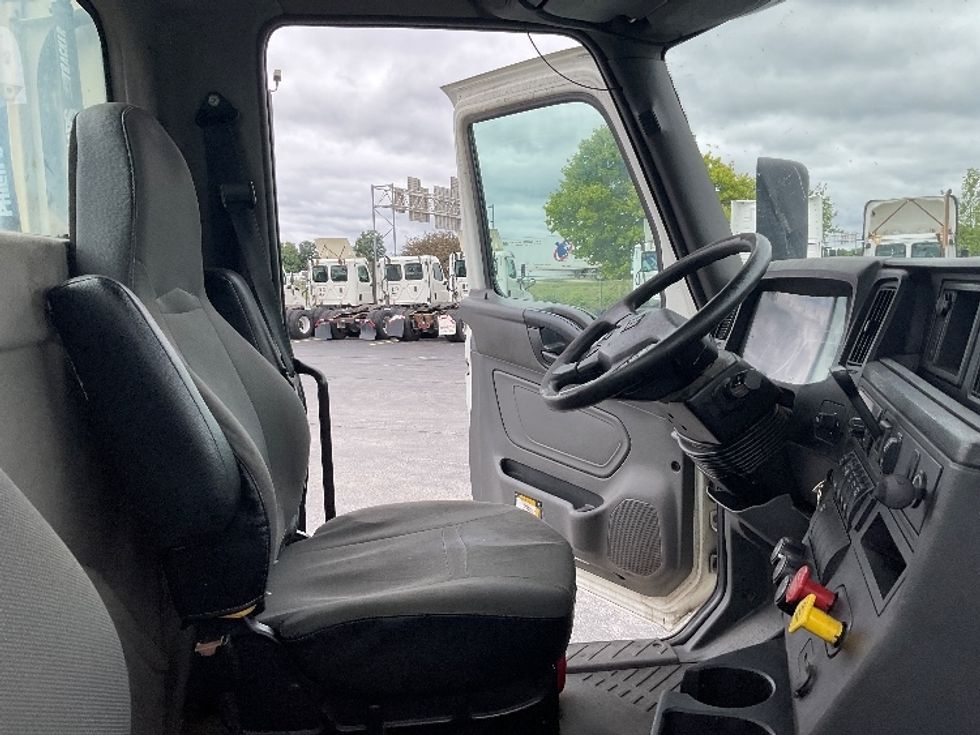 Day Cab Tractor-Heavy Duty Tractors-International-2020-LT625-Perrysburg-OH-553,891\n\t\tmiles-$ 30,250 - Image 14