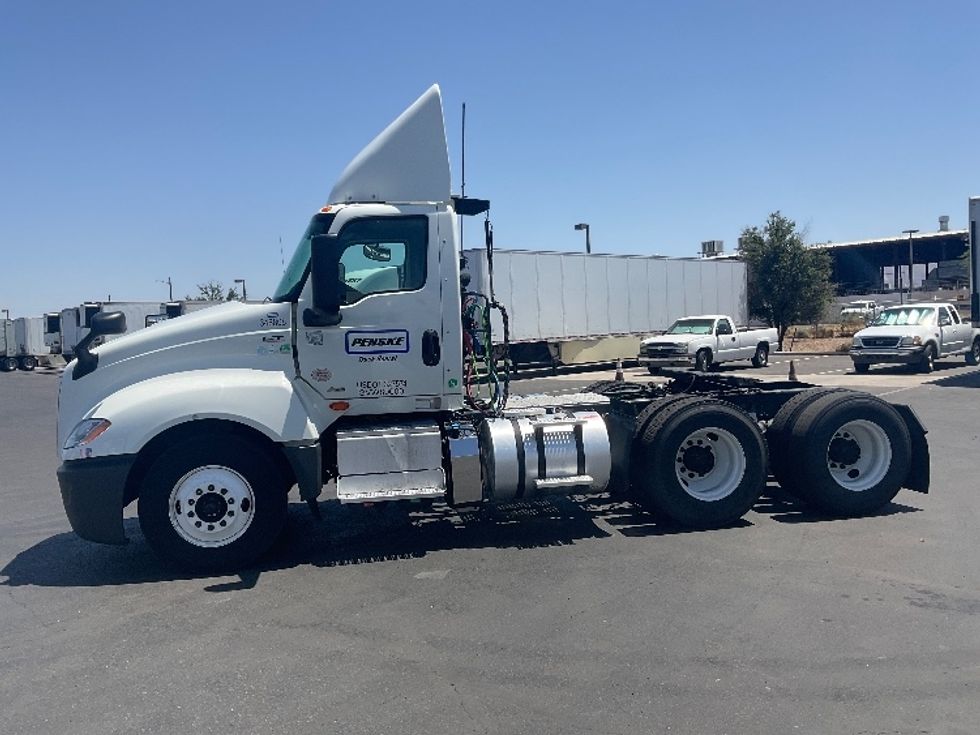 Day Cab Tractor-Heavy Duty Tractors-International-2020-LT625-Phoenix-AZ-435,838\n\t\tmiles-$ 26,000 - Image 4