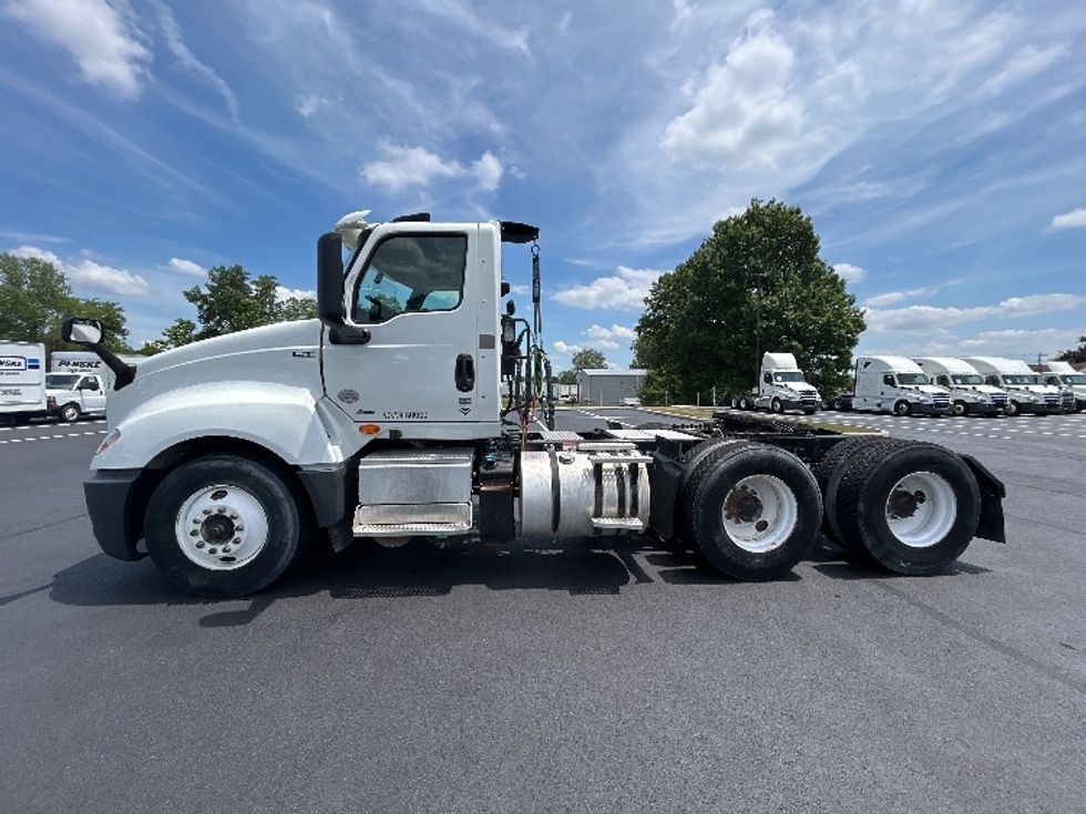 Day Cab Tractor-Heavy Duty Tractors-International-2020-LT625-Piqua-OH-271,590\n\t\tmiles-$ 30,500 - Image 4