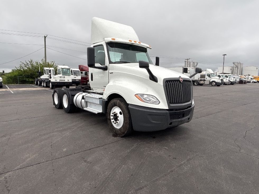 Day Cab Tractor-Heavy Duty Tractors-International-2020-LT625-Piqua-OH-279,000\n\t\tmiles-$ 32,500 - Image 1