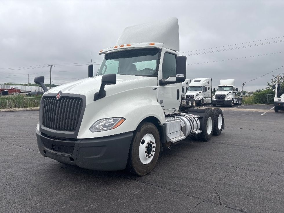 2020 International LT625 LT photo 3