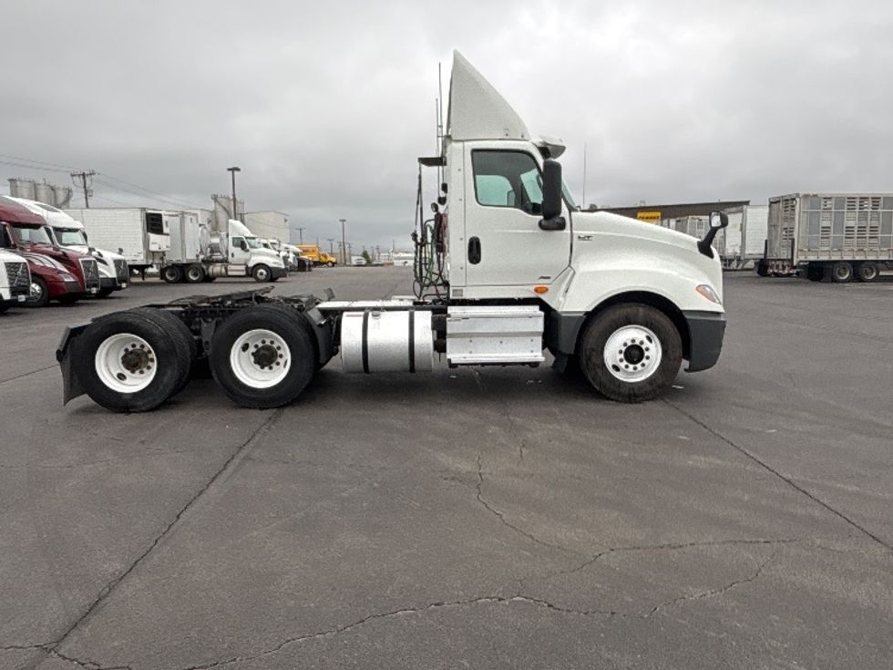 Day Cab Tractor-Heavy Duty Tractors-International-2020-LT625-Piqua-OH-279,000\n\t\tmiles-$ 32,500 - Image 8