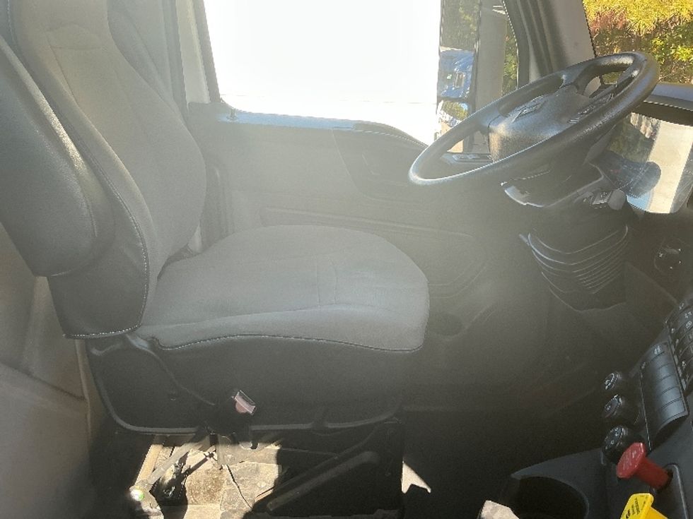 Day Cab Tractor-Heavy Duty Tractors-International-2020-LT625-Prince George-VA-165,670\n\t\tmiles-$ 40,250 - Image 14