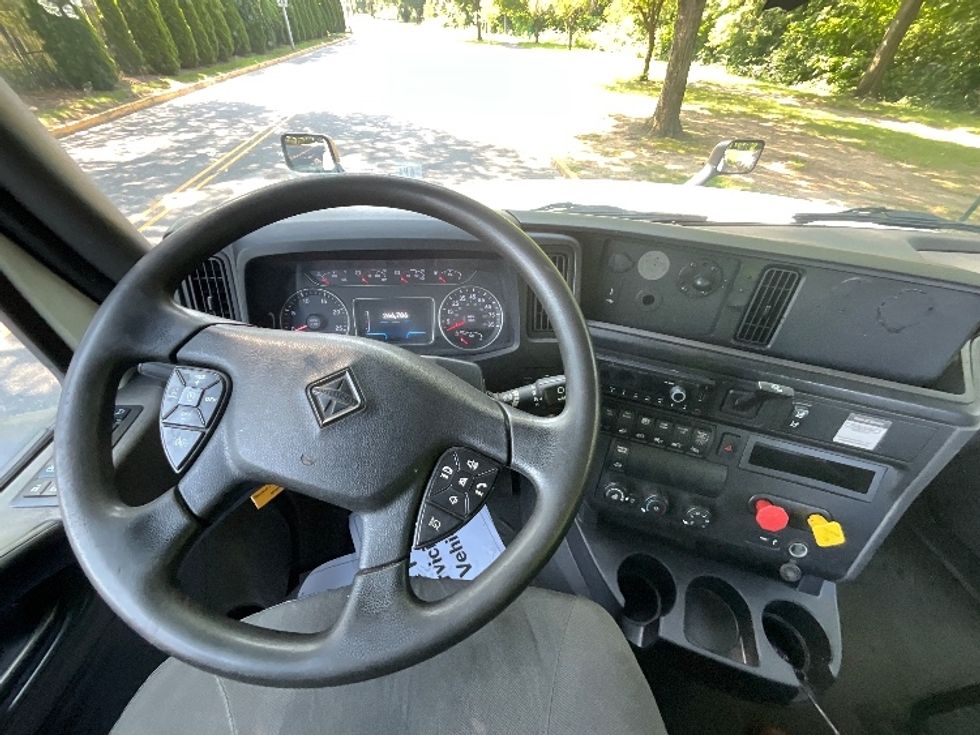 2020 International LT625 LT photo 7