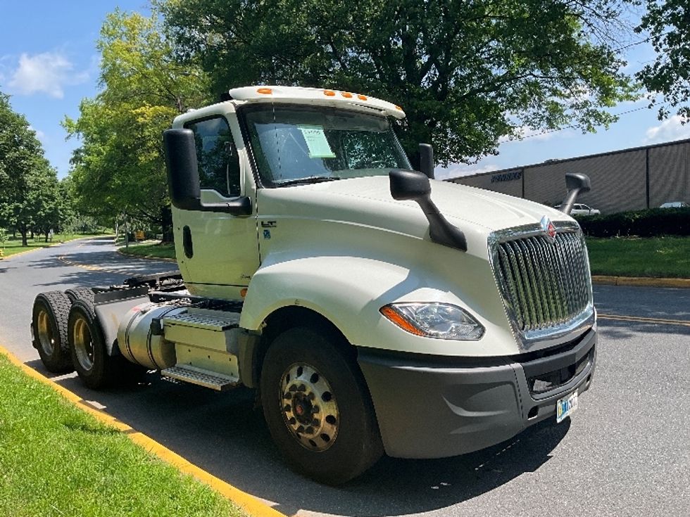 Day Cab Tractor-Heavy Duty Tractors-International-2020-LT625-Reading-PA-286,204\n\t\tmiles-$ 30,750 - Image 1
