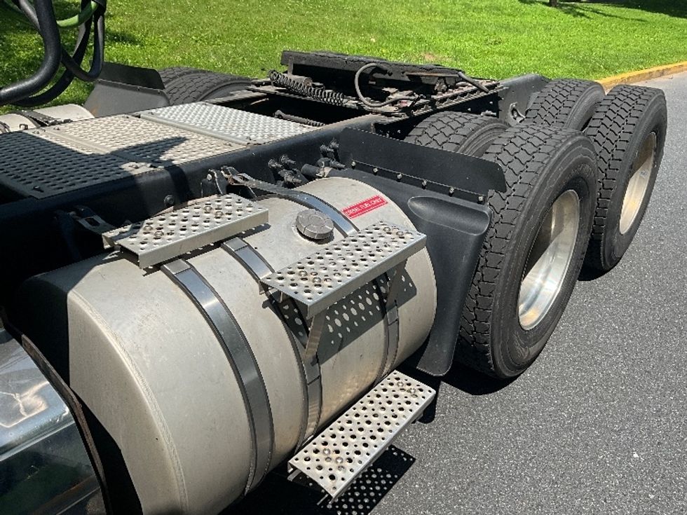 Day Cab Tractor-Heavy Duty Tractors-International-2020-LT625-Reading-PA-286,204\n\t\tmiles-$ 30,750 - Image 17