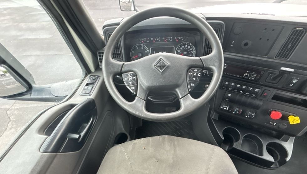 2020 International LT625 LT photo 11