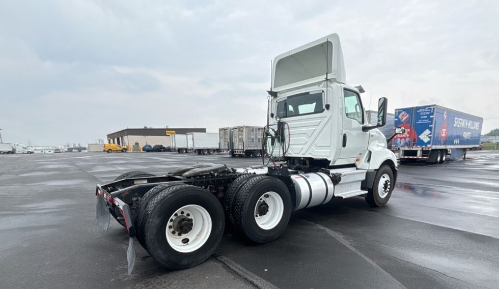2020 International LT625 LT photo 7