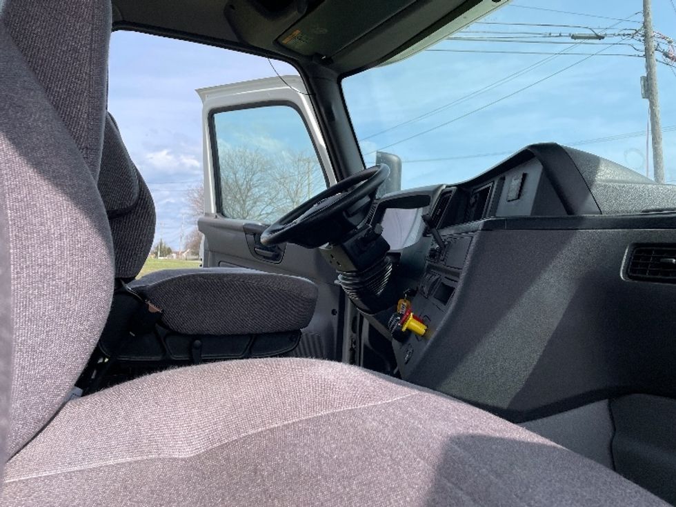 Day Cab Tractor-Heavy Duty Tractors-International-2020-LT625-Rochester-NY-261,642\n\t\tmiles-$ 40,000 - Image 14