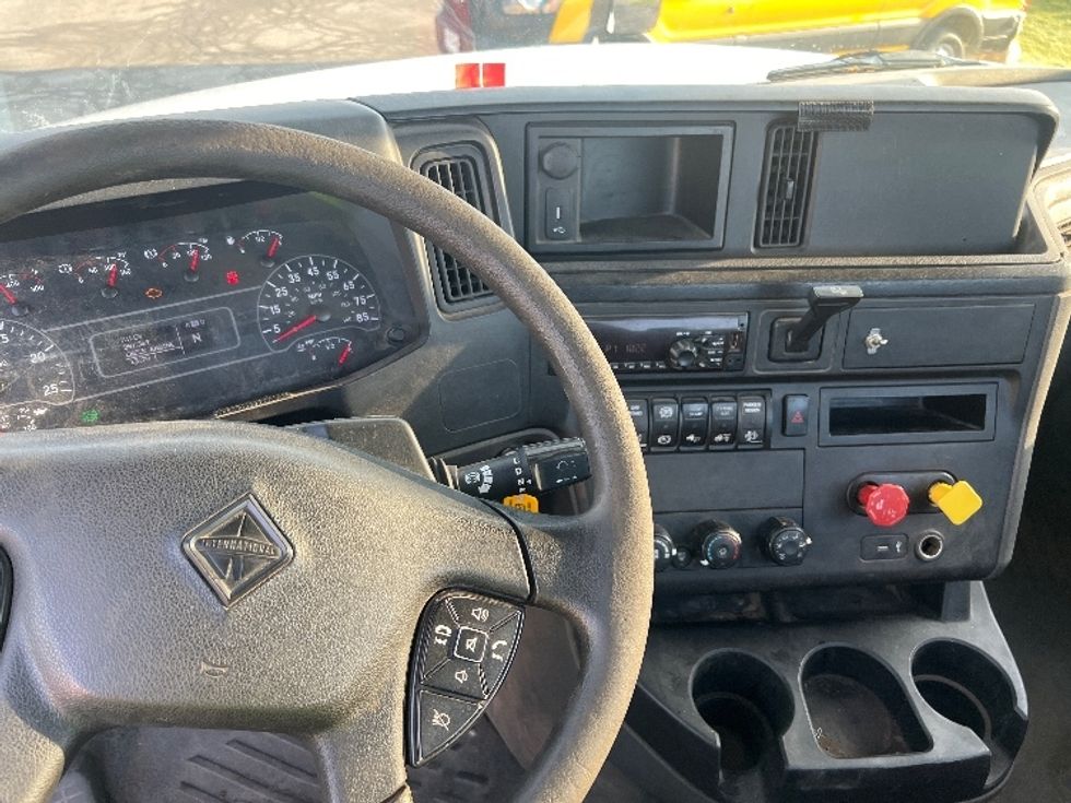 Day Cab Tractor-Heavy Duty Tractors-International-2020-LT625-Rochester-NY-365,776\n\t\tmiles-$ 35,750 - Image 10