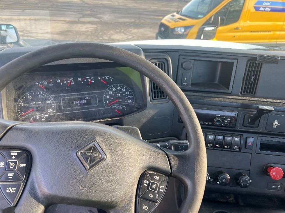 Day Cab Tractor-Heavy Duty Tractors-International-2020-LT625-Rochester-NY-365,776\n\t\tmiles-$ 35,750 - Image 11
