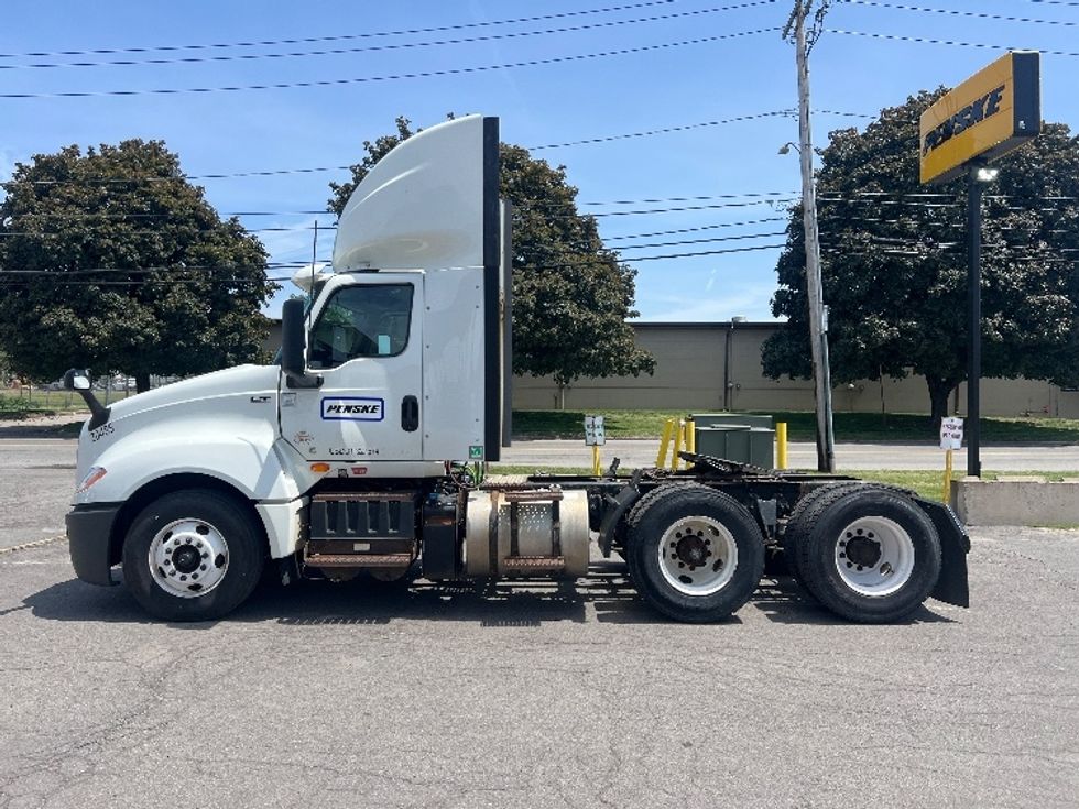 Day Cab Tractor-Heavy Duty Tractors-International-2020-LT625-Rochester-NY-365,776\n\t\tmiles-$ 35,750 - Image 4