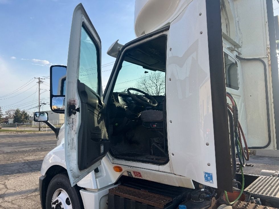 Day Cab Tractor-Heavy Duty Tractors-International-2020-LT625-Rochester-NY-365,776\n\t\tmiles-$ 35,750 - Image 9