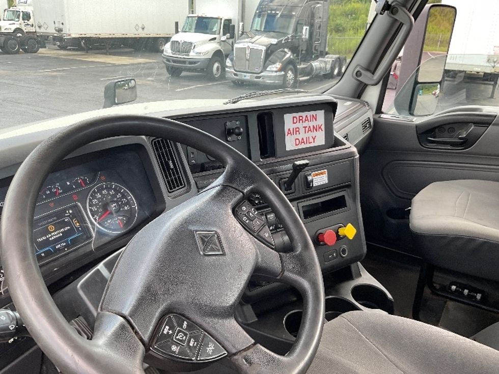 Day Cab Tractor-Heavy Duty Tractors-International-2020-LT625-Rochester-NY-409,425\n\t\tmiles-$ 27,250 - Image 10