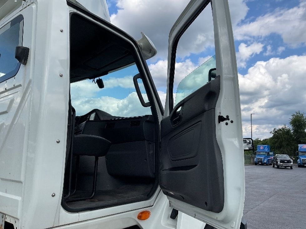 Day Cab Tractor-Heavy Duty Tractors-International-2020-LT625-Rochester-NY-409,425\n\t\tmiles-$ 27,250 - Image 12