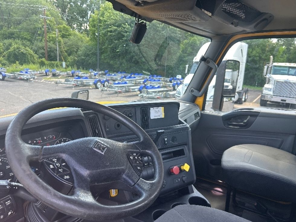 Day Cab Tractor-Heavy Duty Tractors-International-2020-LT625-Roseville-MN-264,605\n\t\tmiles-$ 29,000 - Image 10